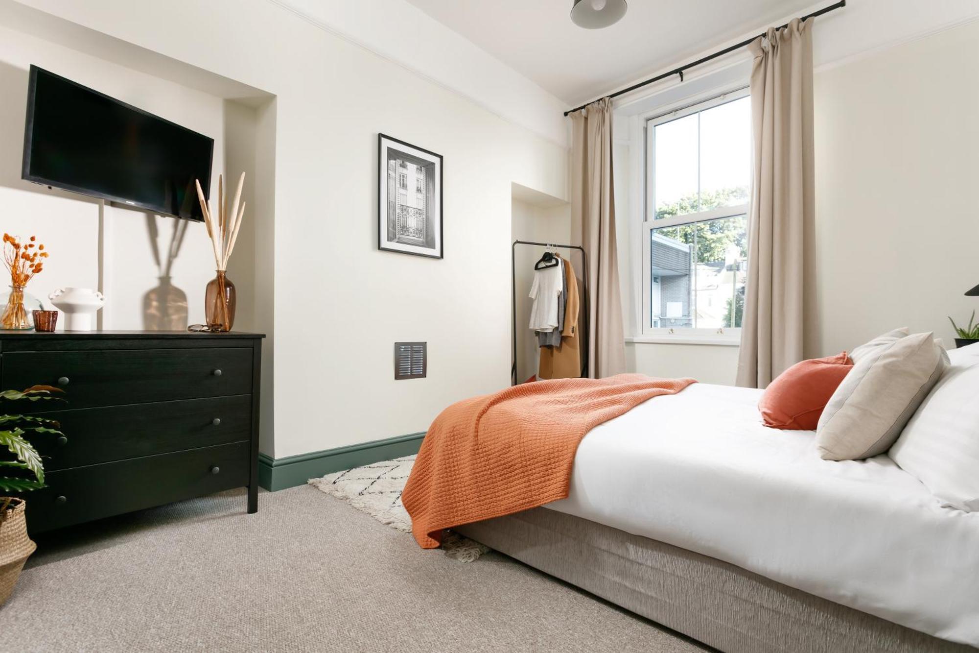 New Luxury For 2024 - Central Plymouth House - Sleeps 10 - Access To Plymouth Town - Close To The Barbican - Pets Welcome - Parking Available - By Luxe Living By Sophia Экстерьер фото