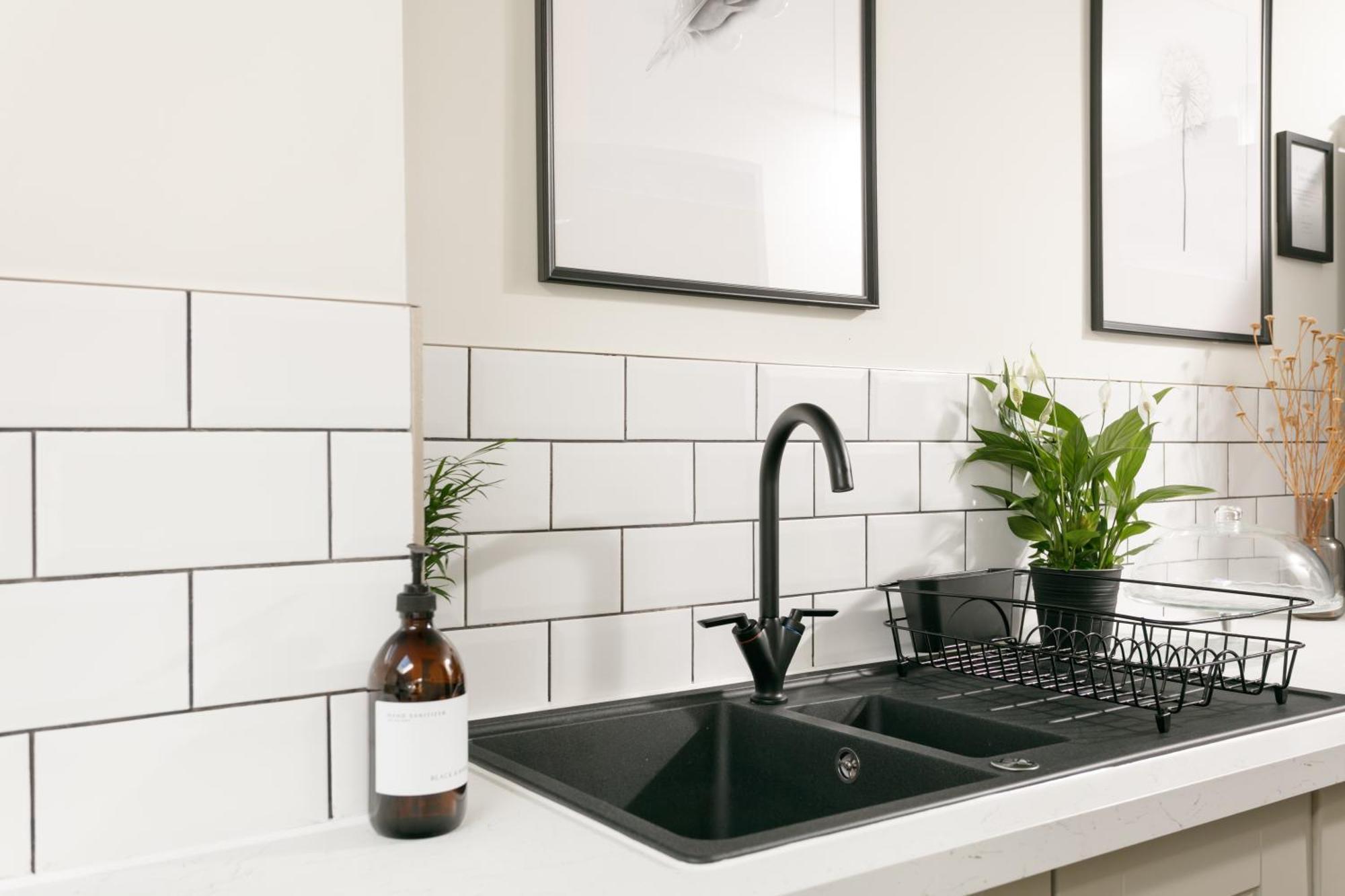 New Luxury For 2024 - Central Plymouth House - Sleeps 10 - Access To Plymouth Town - Close To The Barbican - Pets Welcome - Parking Available - By Luxe Living By Sophia Экстерьер фото